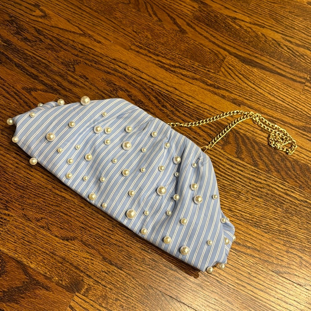 Anthropologie Frankie Clutch is your go-to clutch purse parties to dinner dates - Picture 5 of 9